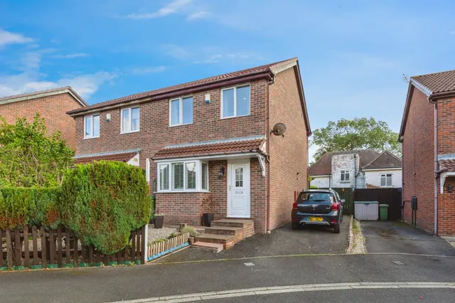 Walsingham Court, Billingham, photo 1