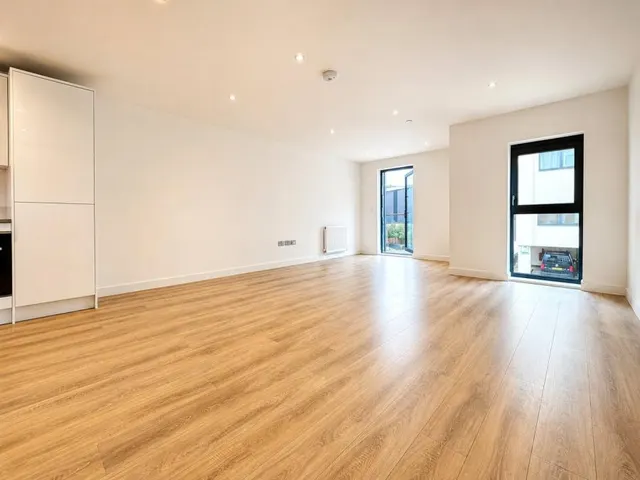 North Street, Horsham, RH13, photo 3