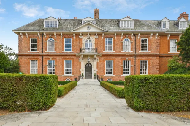 The Mansion, Balls Park, Hertford, photo 1