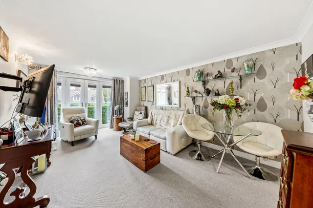 Photo 2 — Flat 7, Stoneleigh Court Cliff Lane, Warrington, Grappenhall, WA4 3LD