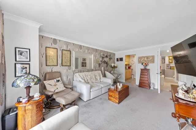 Photo 3 — Flat 7, Stoneleigh Court Cliff Lane, Warrington, Grappenhall, WA4 3LD