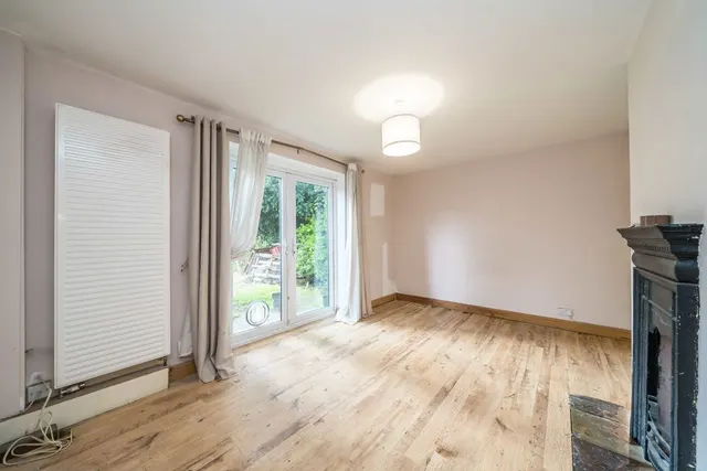 Mays Road, TW11, photo 3