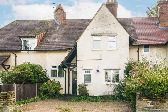 Mays Road, TW11, photo 1