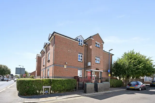 Flat 3, Chippenham Court, Harrow, 91 Peel Road, HA3 7QR, photo 1