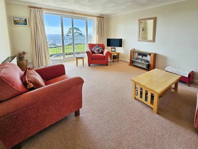 Ward Road, Totland Bay, PO39, photo 3