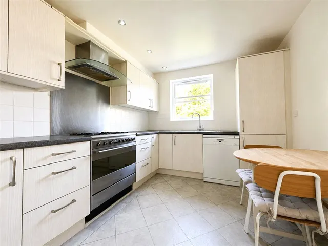 Edgar Road, Winchester, SO23, photo 3