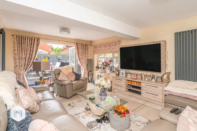 Photo 2 — Fernside, Radcliffe, Manchester, M26 1EQ