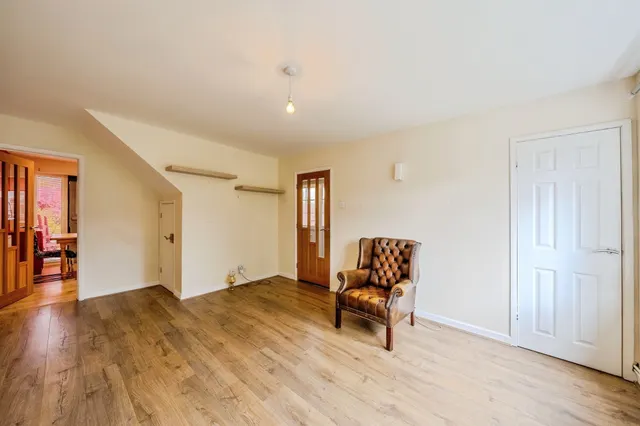 White House Drive, Kingstone, HR2, photo 2