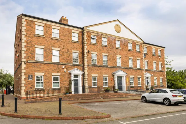 Lower Mersey Street, Ellesmere Port, CH65, photo 1