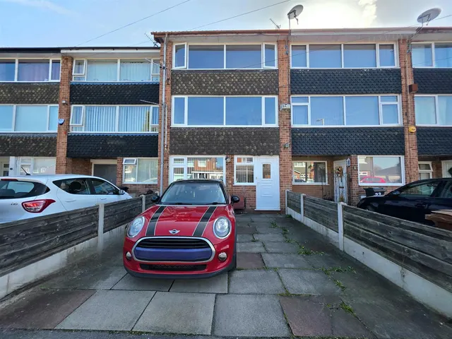 Baslow Drive, Heald Green, photo 1