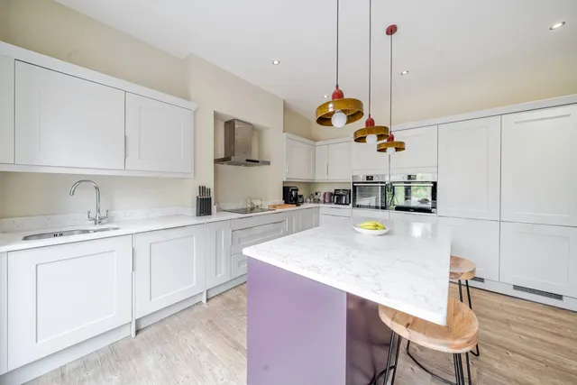 Photo 2 — Broadfield Road, Catford, London, SE6
