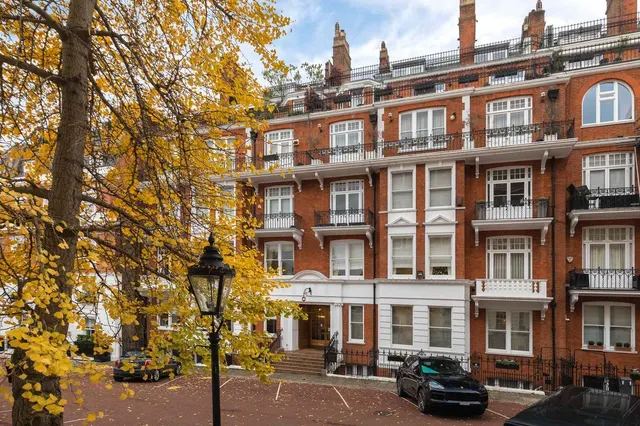 Rutland Court, SW7, photo 2