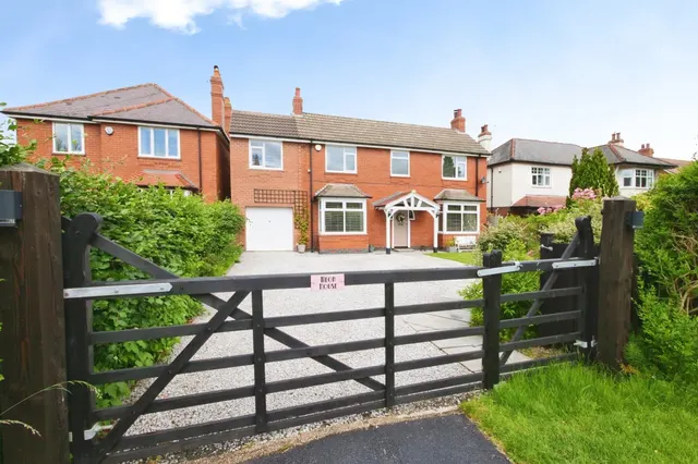 Towthorpe Road, Haxby, York, photo 1