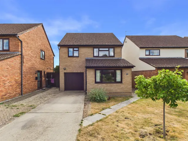 Fircroft Close, Hucclecote, GL3, photo 1
