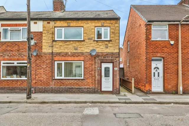 Claremont Avenue, Hucknall, NG15, photo 1
