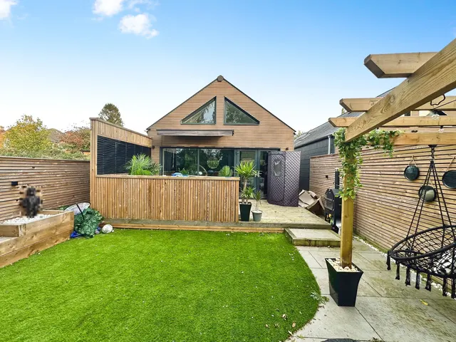 Photo 2 — The Villas, Rosliston Road, Burton on Trent, DE15