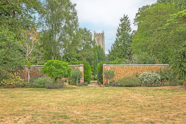 Impressive Home in Grimston Just Over, photo 3