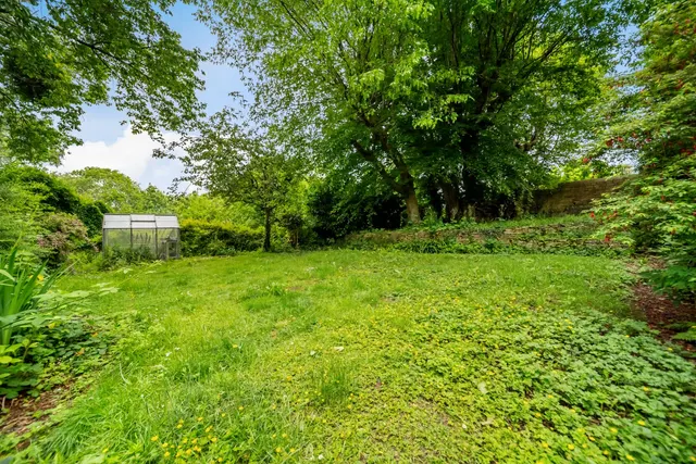 Town Gate, Calverley, LS28, photo 3