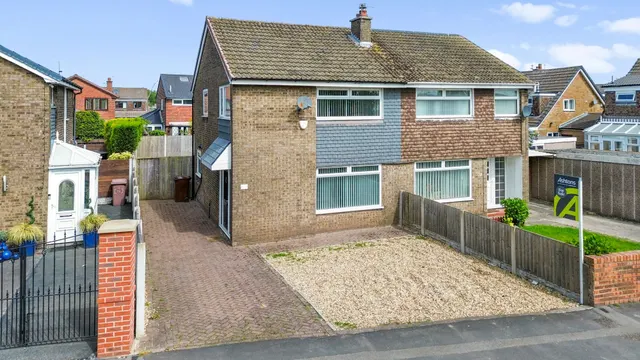 Four Acre Lane, Clock Face, St. Helens, St. Helens, WA9 4JX, photo 1