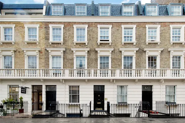 Photo 3 — Warwick Way, London, SW1V
