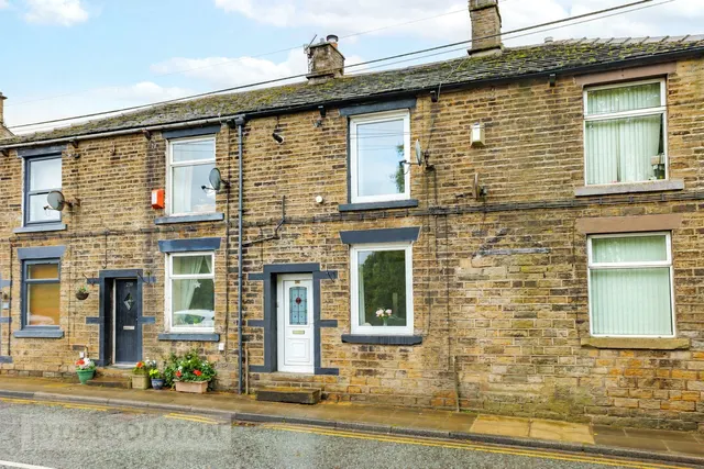 Stockport Road, Mossley, OL5, photo 1