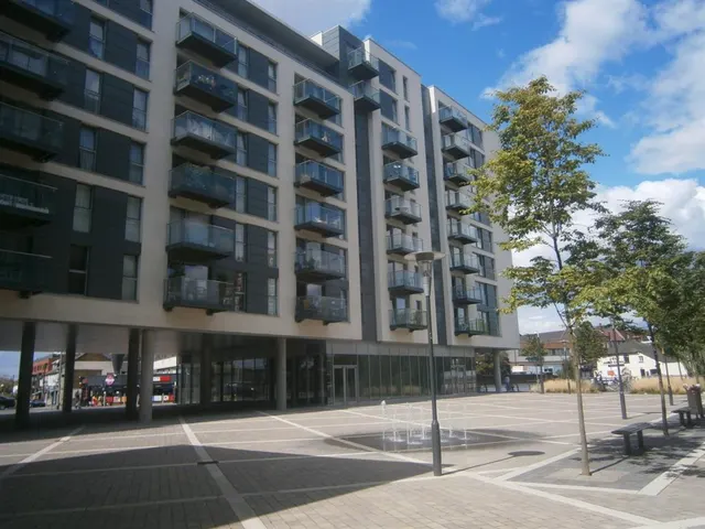 Vantage Building, High Point Village, Hayes, UB3 4FB, photo 1