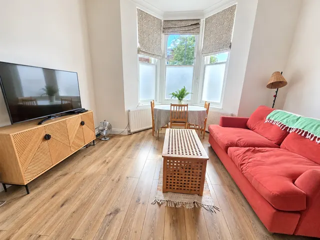West Green Road, London, N15, photo 3