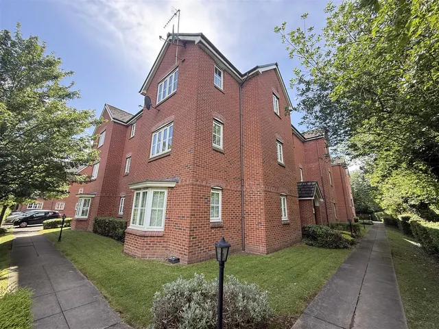 Hendeley Court, Burton-On-Trent, DE14, photo 1