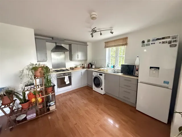Hendeley Court, Burton-On-Trent, DE14, photo 3