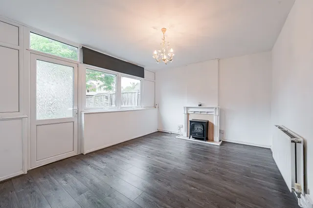Photo 2 — 8 Sunfields Place, London