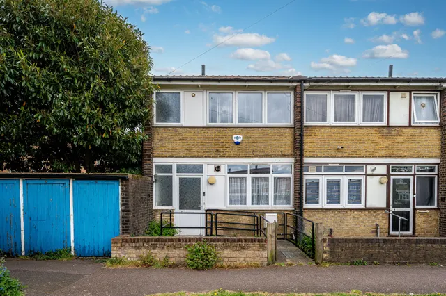 8 Sunfields Place, London, photo 1