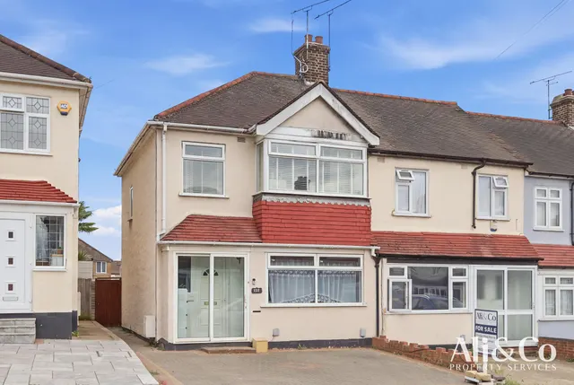 Photo 2 — Palmerston Road, Grays, Essex, RM20 4YP