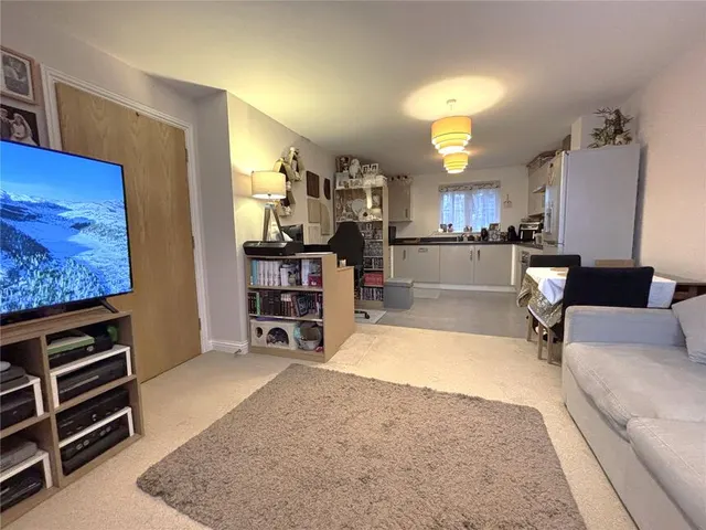 Photo 2 — Realmwood Close, Canterbury, Kent, CT1