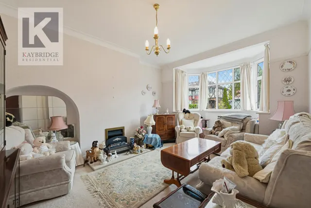 Amberley Gardens, Epsom, KT19, photo 2