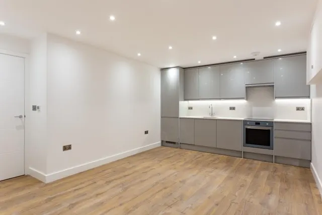 Rowhill Road, London, E5, photo 2