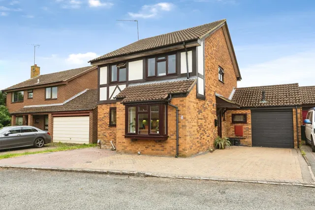 Minden Close, Wokingham, photo 1