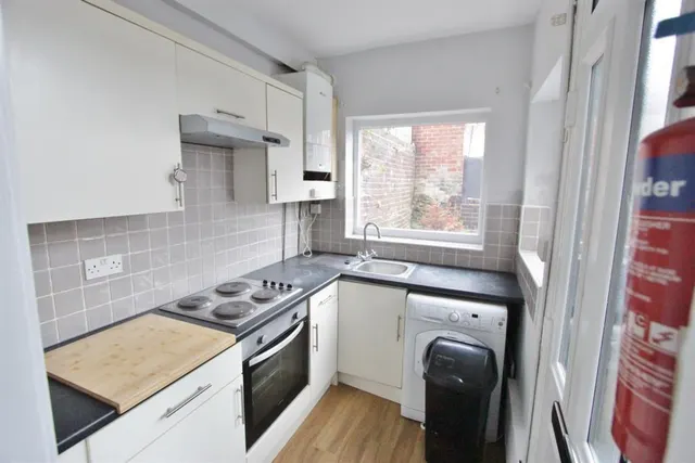 Hunter Hill Road, Sheffield, S11 8UE, photo 1
