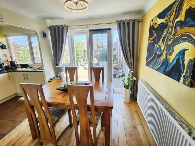 Photo 3 — Fair Isle Drive, Nuneaton, Warwickshire, CV10