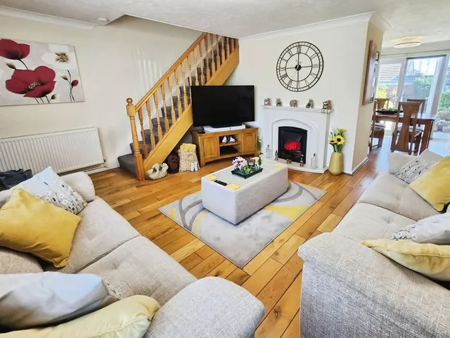 Photo 2 — Fair Isle Drive, Nuneaton, Warwickshire, CV10