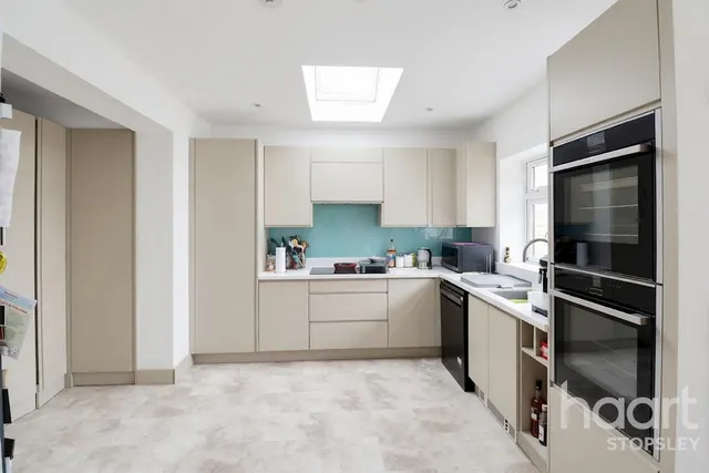 Hitchin Road, Luton, LU2, photo 2