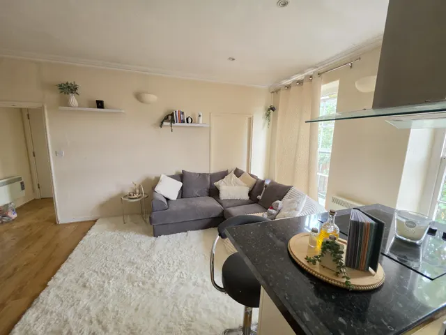 High Street, TA1, photo 2