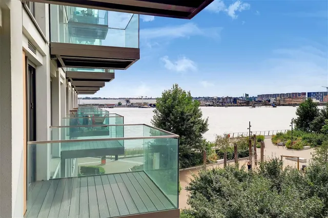 Schooner Road, London, E16, photo 3
