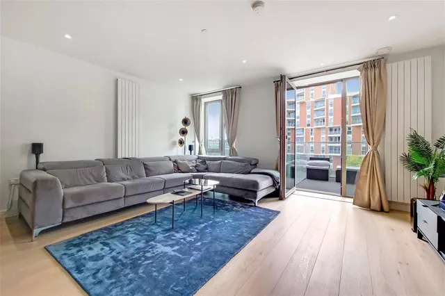 Schooner Road, London, E16, photo 1