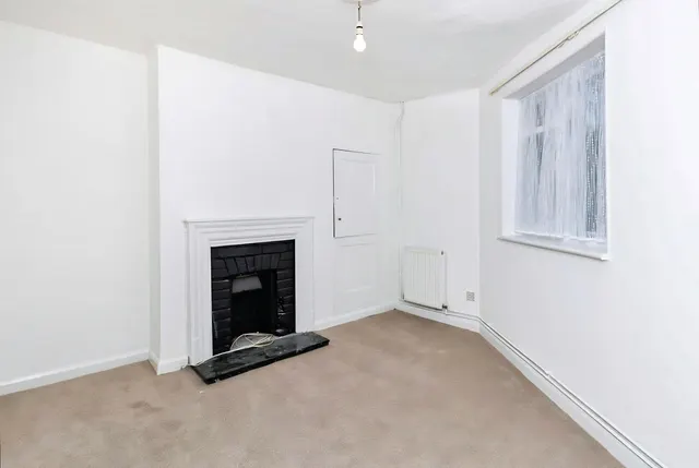 2 bedroom house, The Crescent, Haverhill, CB9