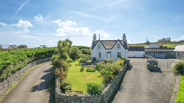 Tyddyn Talgoch Isaf, Bwlchtocyn, Pwllheli, Gwynedd, LL53 7BT, photo 1