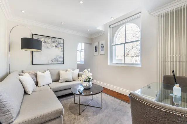 46 Garden House, 86-92 Kensington Gardens Square, London, photo 1