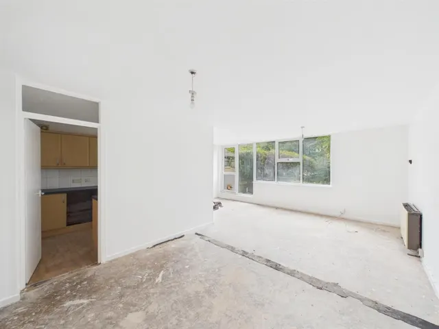 Photo 2 — Flat 9, Clifton Wood Court, Clifton Wood Road, Cliftonwood, Bristol, BS8 4UL