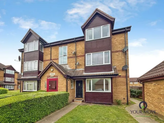 Frobisher Road, Erith, DA8, photo 1