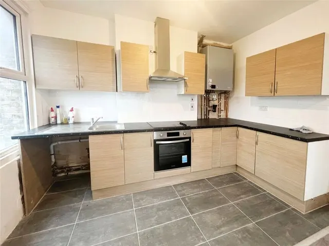 St. Albans Road, Watford, WD24, photo 2