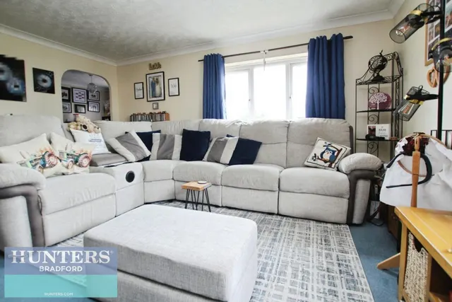 Glastonbury Court Bradford, BD4 8NZ, photo 1